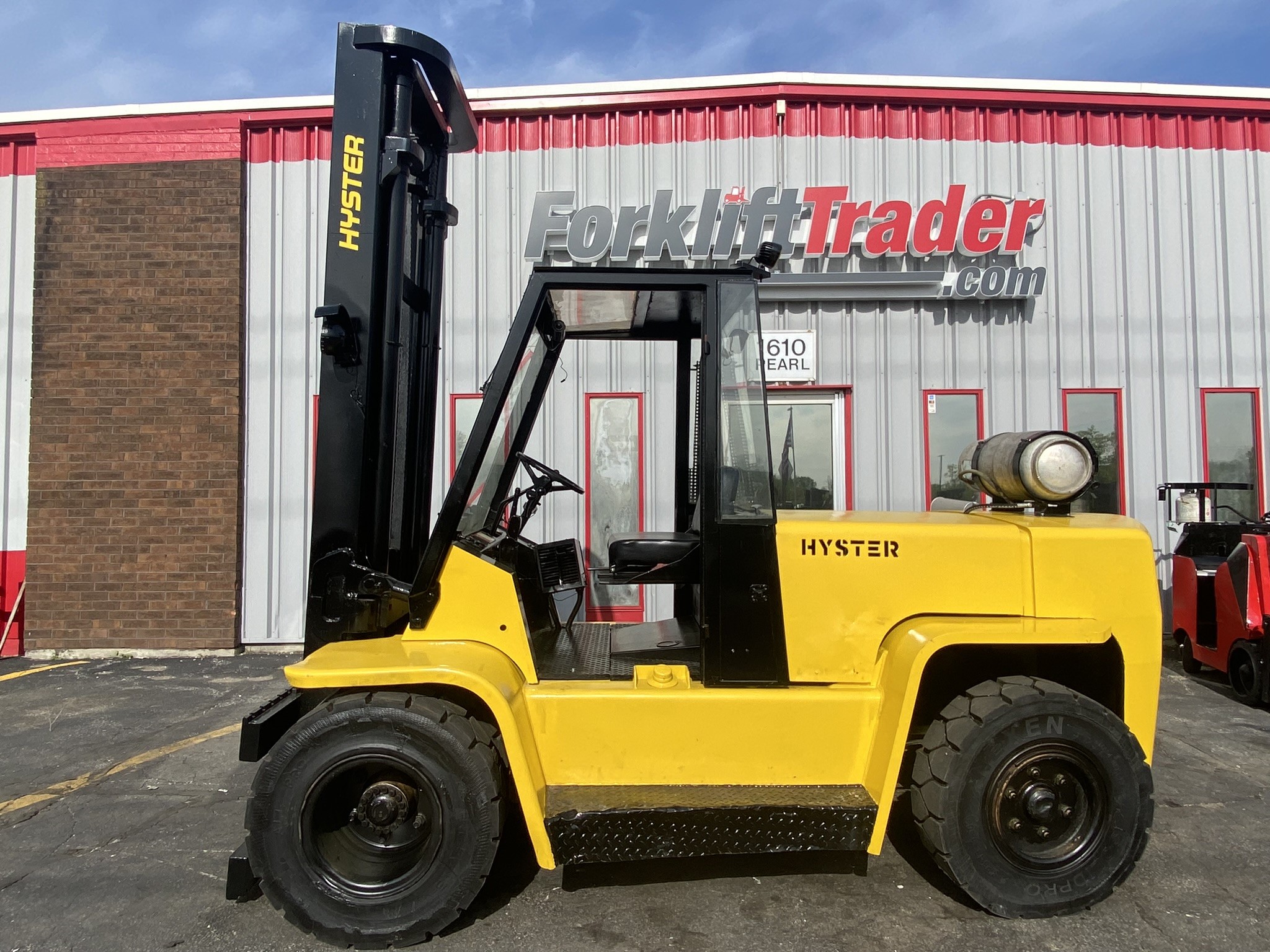 15,000LB HYSTER H155XL PNEUMATIC DUAL TRACTION TIRE FORKLIFT