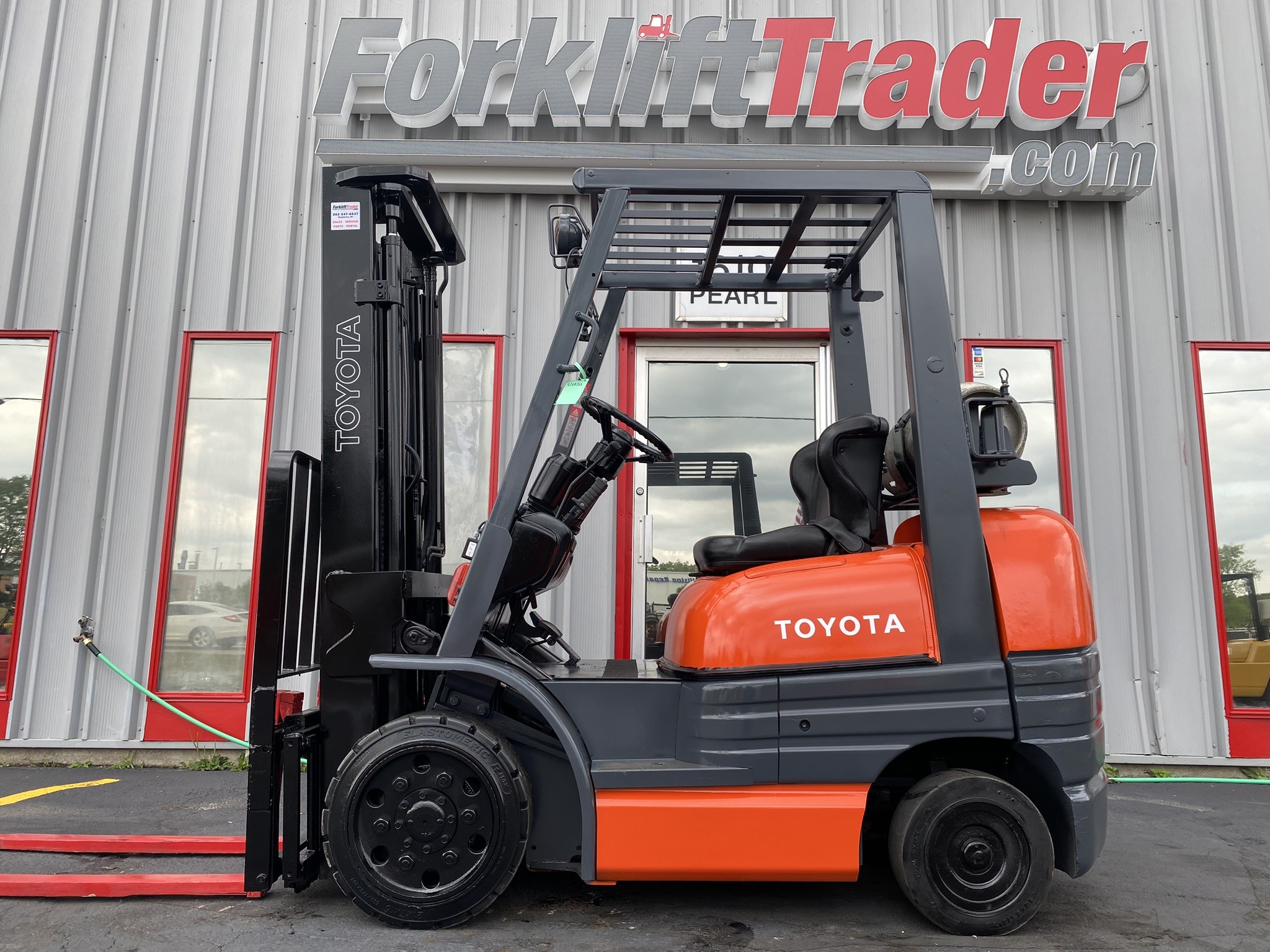 TOYOTA 42-6FGCU25 TWO STAGE 5000LB CUSHION TIRE FORKLIFT ...