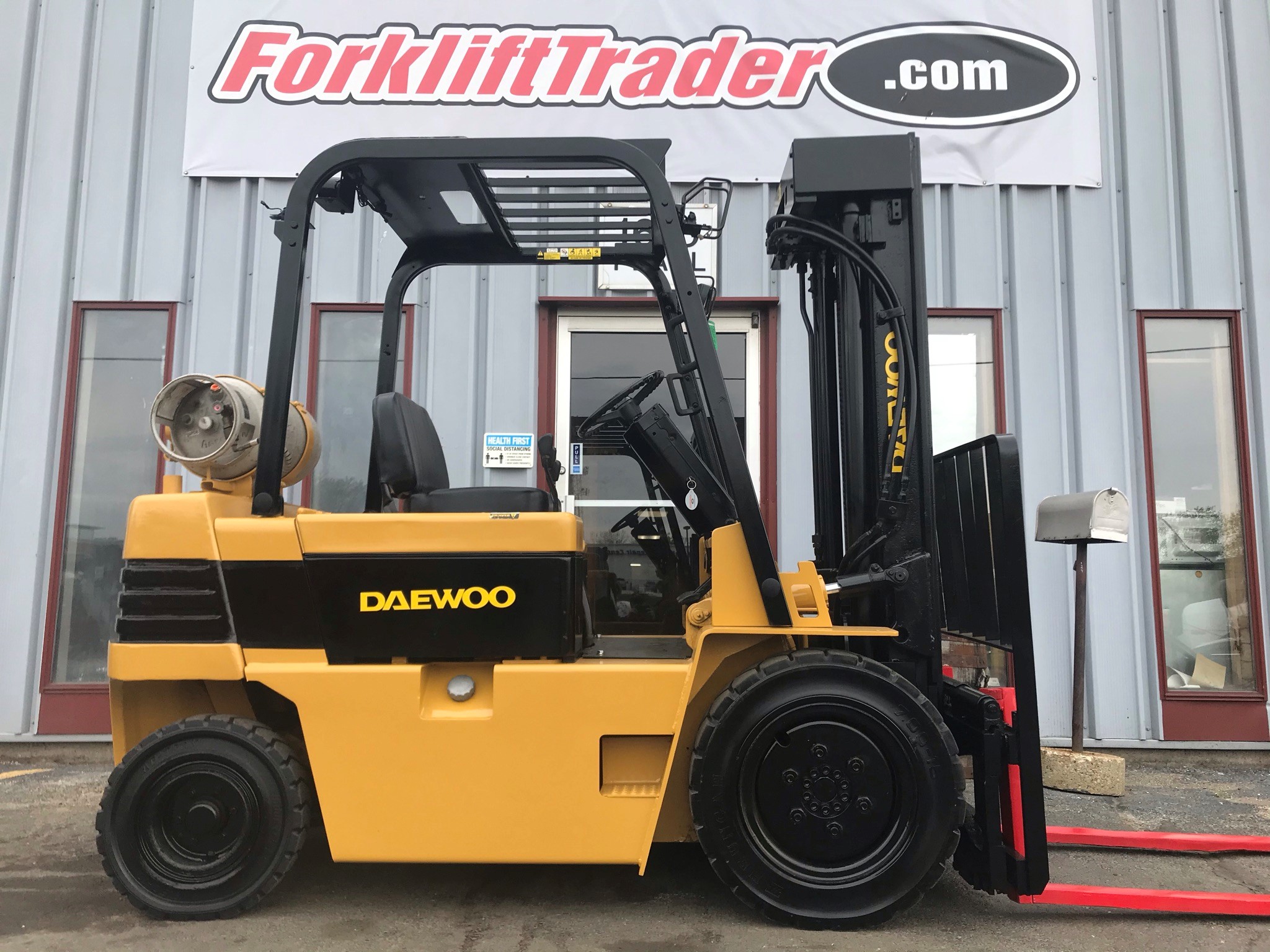 Used Daewoo forklifts for sale Reconditioned lift trucks from