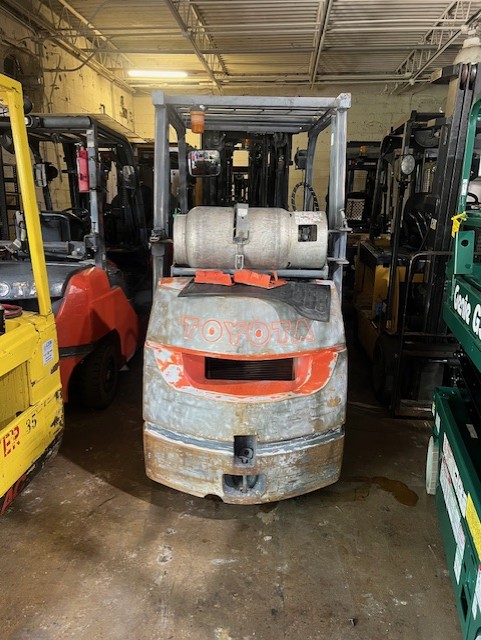 forklift needing repair in the milwaukee area