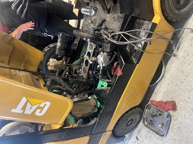 diagnosing a broken forklift in Waukesha